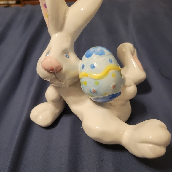Easter Bunny Rabbit Figurine Statues Playing With Easter Egg - Picture 5 of 7